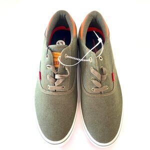 Levi’s Olive green sneakers size 13